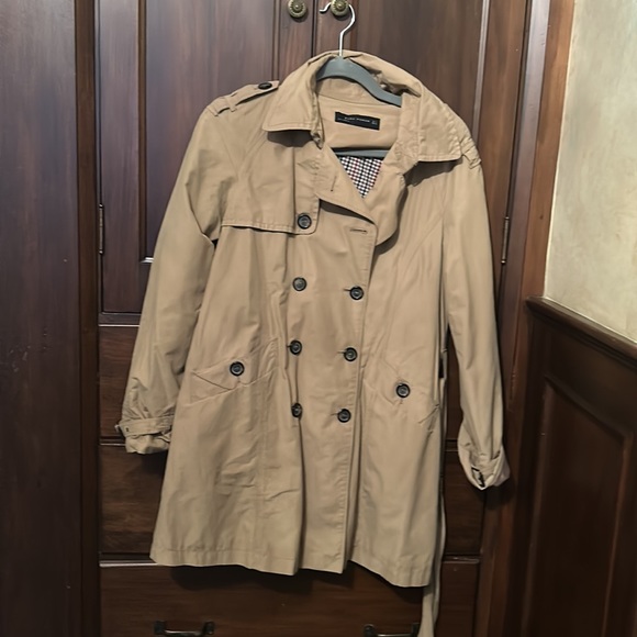 Zara Trench Coat - Picture 2 of 2